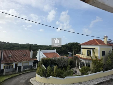 Moradia T4 para Venda em Charneca de Caparica e Sobreda