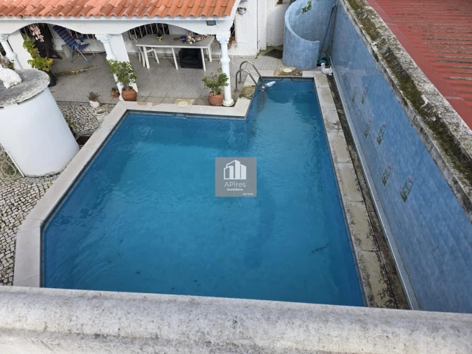 Moradia T4 para Venda em Charneca de Caparica e Sobreda Foto 7