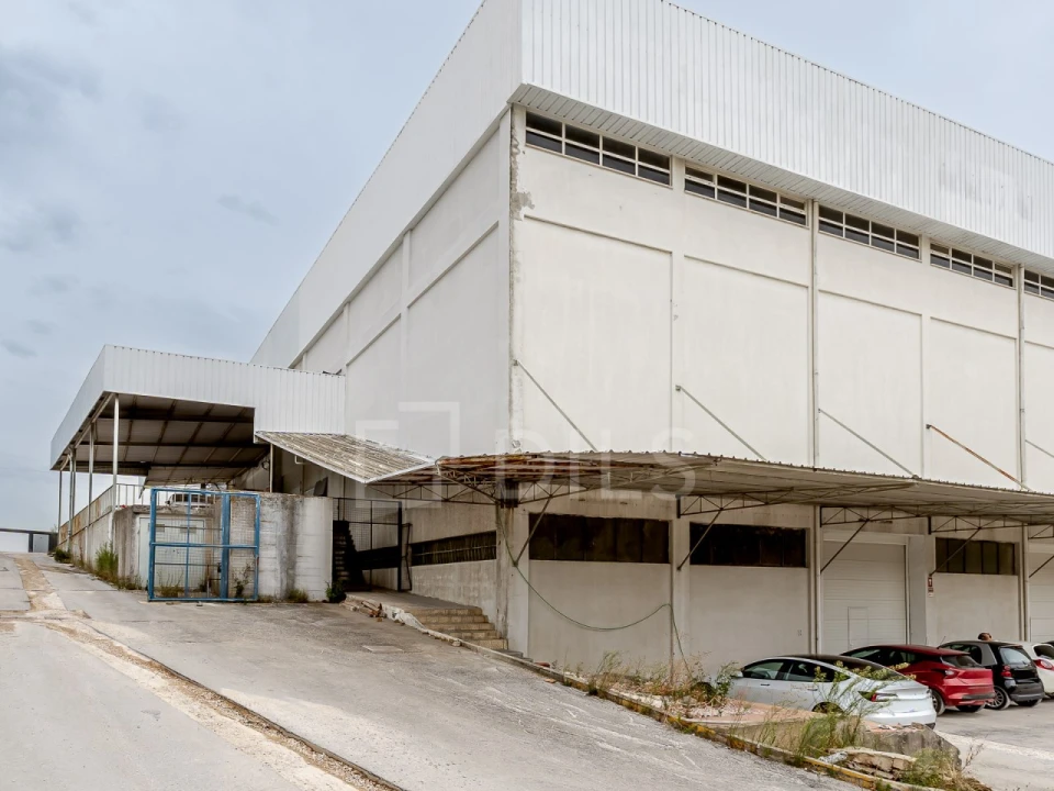 Armazém para Arrendamento em Alverca do Ribatejo e Sobralinho Foto 2