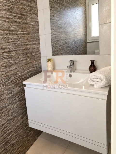 Moradia T3 para Venda em Fernao Ferro