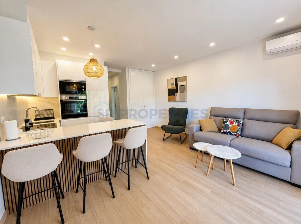 Apartamento T1 para Venda em Quarteira Foto 12