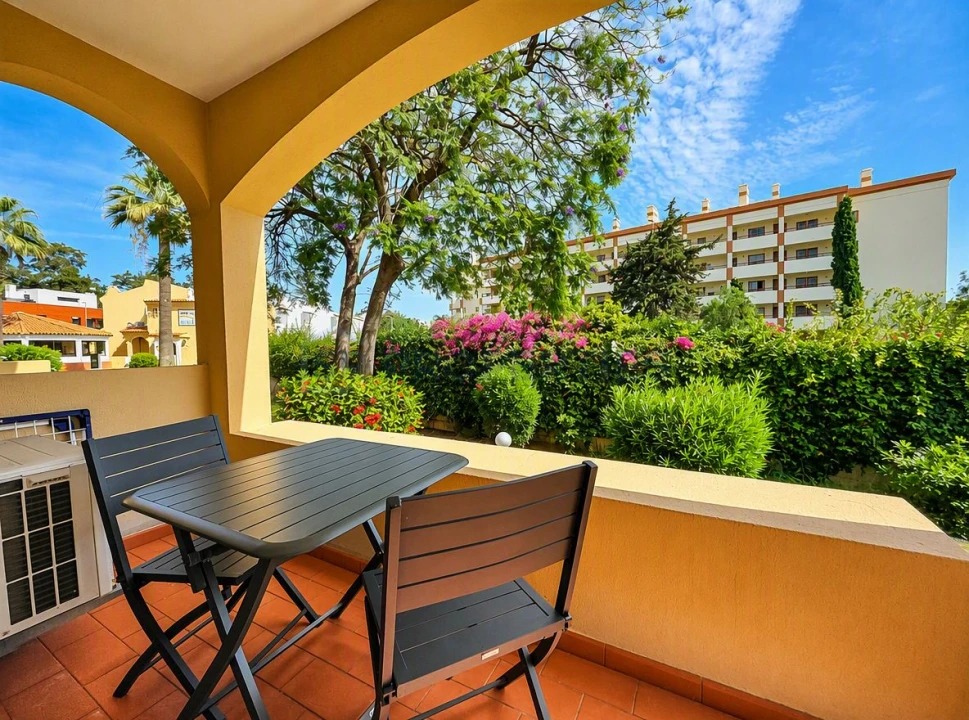 Apartamento T1 para Venda em Quarteira Foto 9