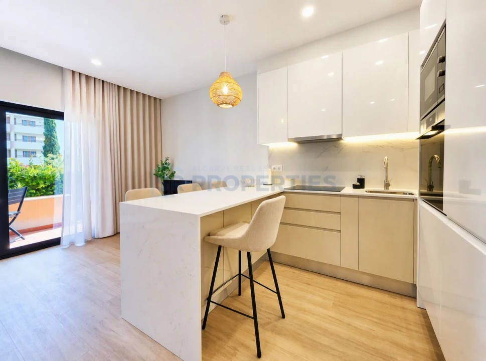 Apartamento T1 para Venda em Quarteira Foto 4