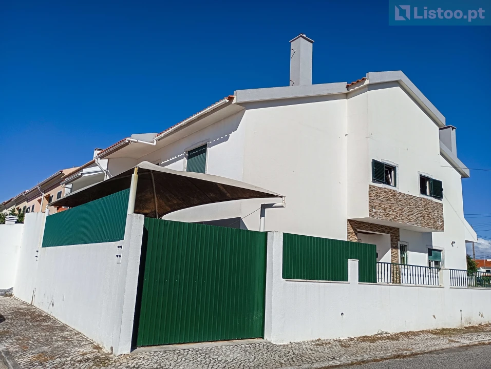 Moradia T4 para Venda em Algés, Linda-A-Velha e Cruz Quebrada-Dafundo Foto 3