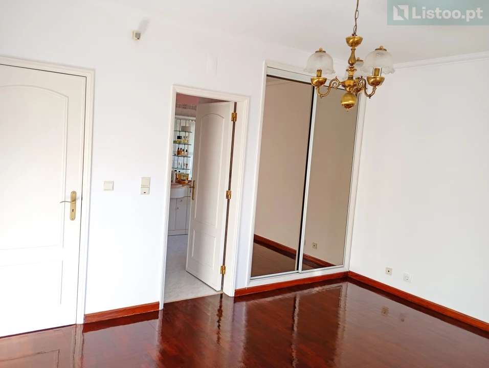 Moradia T4 para Venda em Algés, Linda-A-Velha e Cruz Quebrada-Dafundo Foto 33