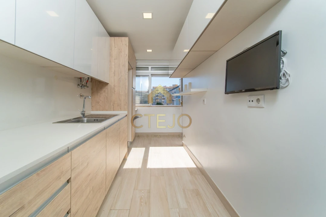 Apartamento T2 para Venda em Parque das Nações Foto 10