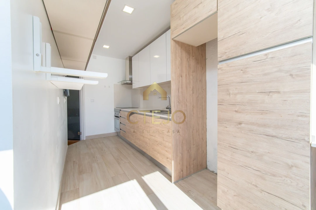 Apartamento T2 para Venda em Parque das Nações Foto 12