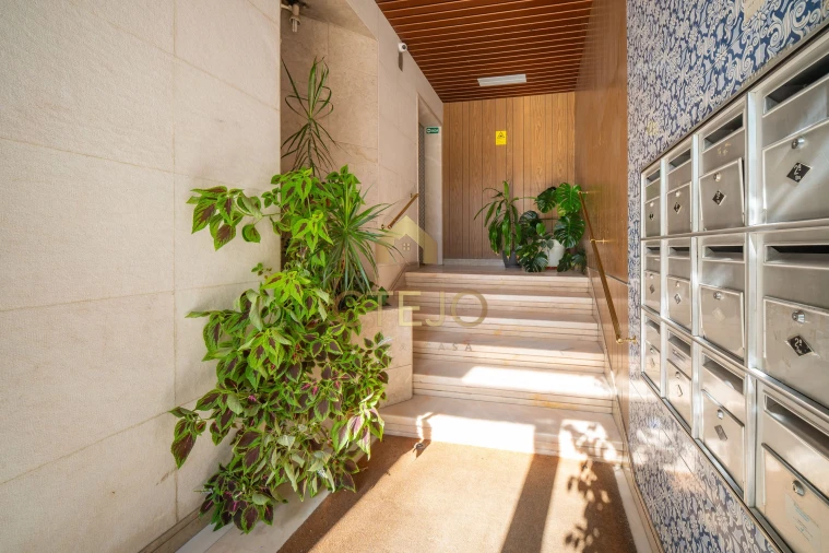 Apartamento T2 para Venda em Parque das Nações Foto 3