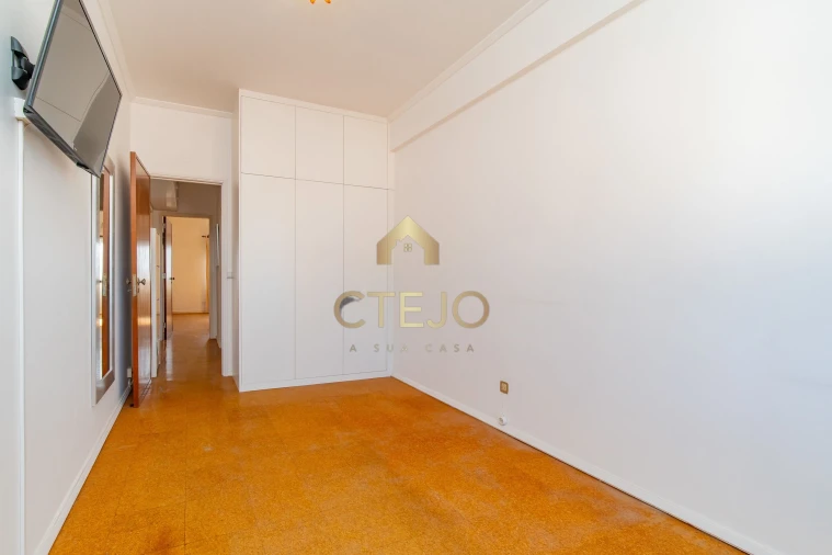 Apartamento T2 para Venda em Parque das Nações Foto 26