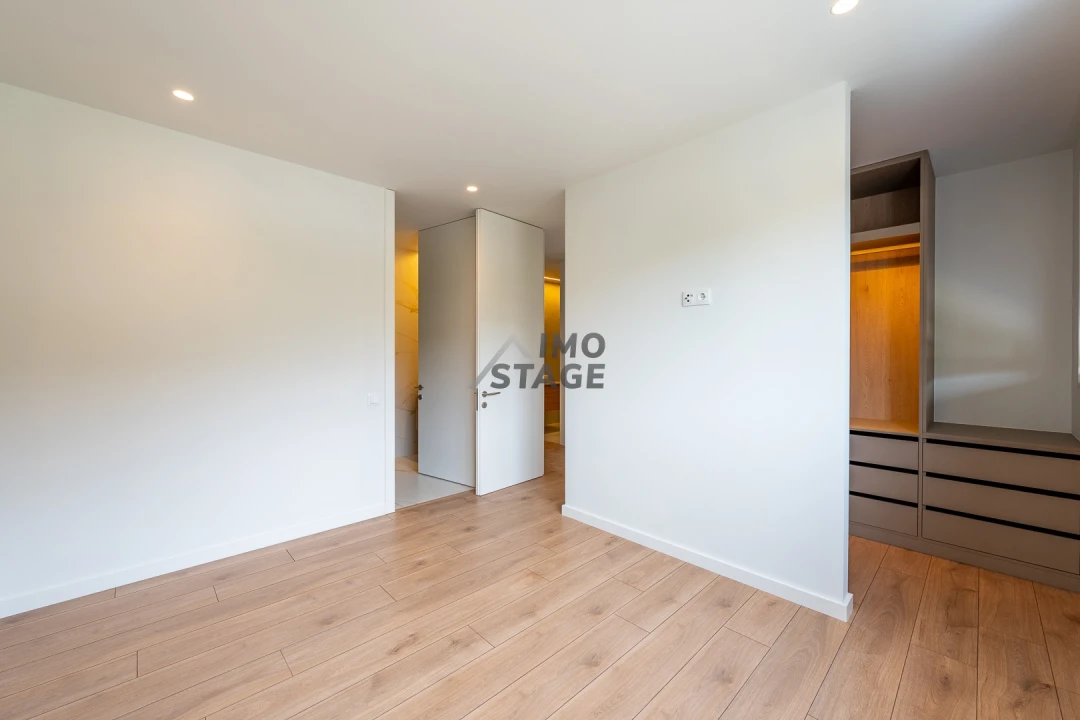 Apartamento T2 para Venda em Fânzeres e São Pedro da Cova Foto 3