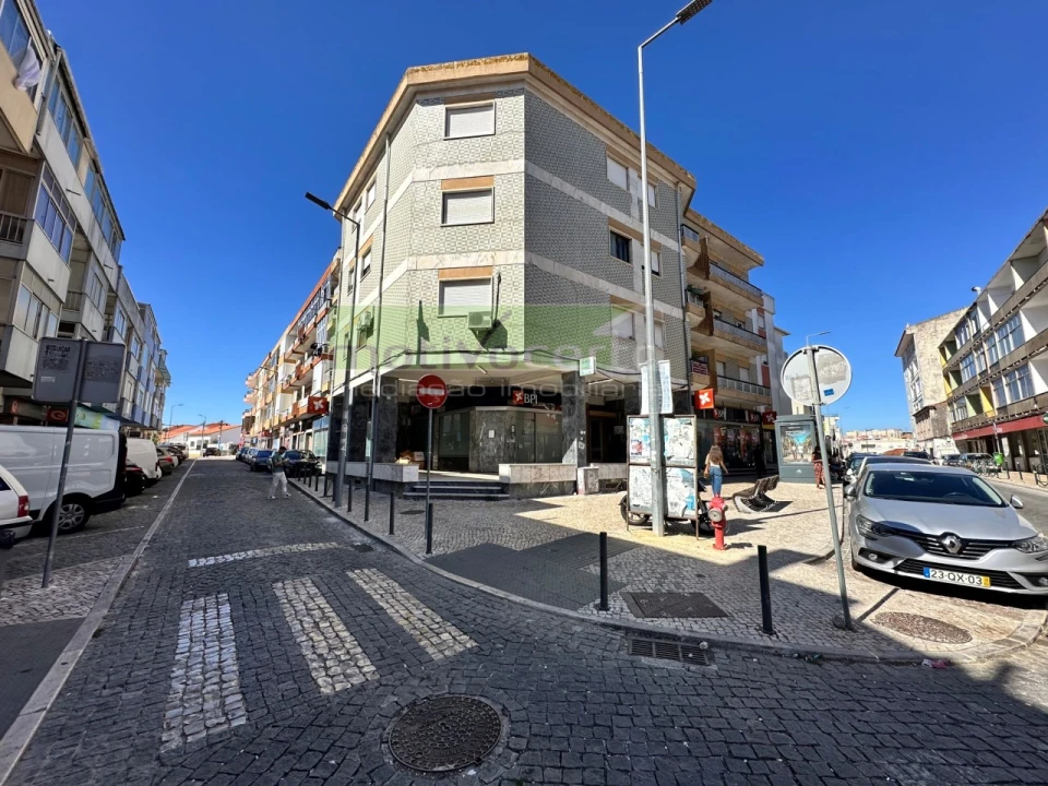 Apartamento T2 para Venda em Algueirão-Mem Martins Foto 3