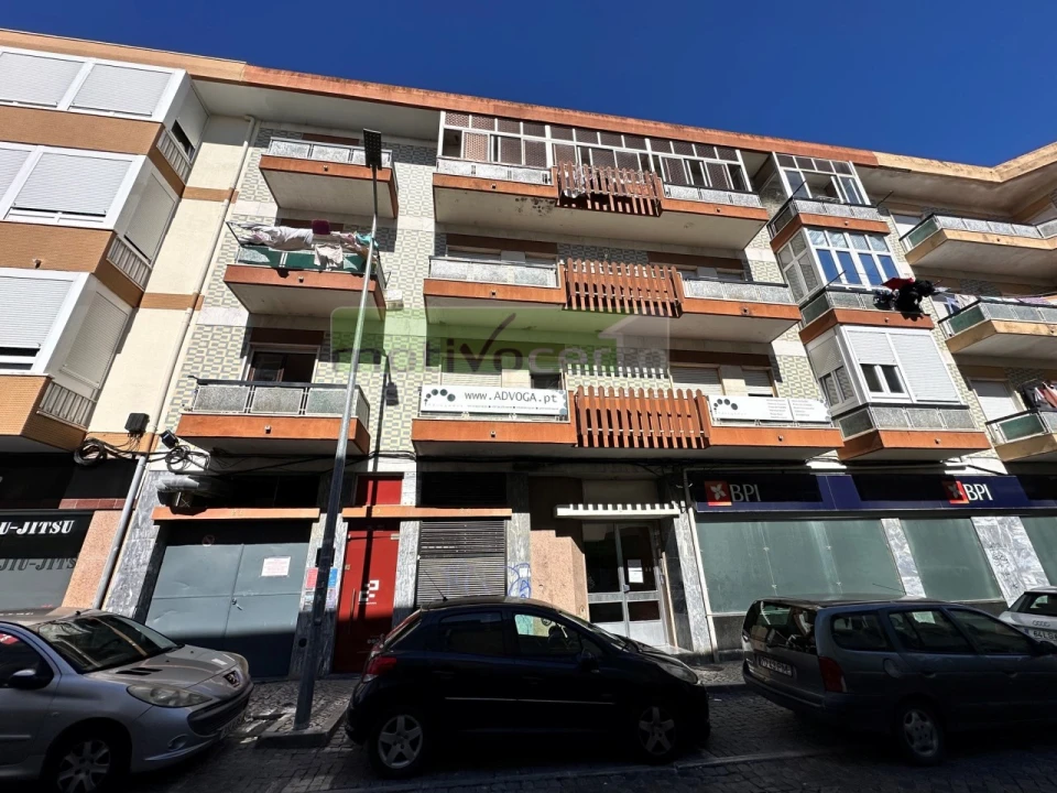 Apartamento T2 para Venda em Algueirão-Mem Martins Foto 1