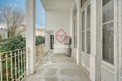 Apartamento T5 para Venda em Santo António