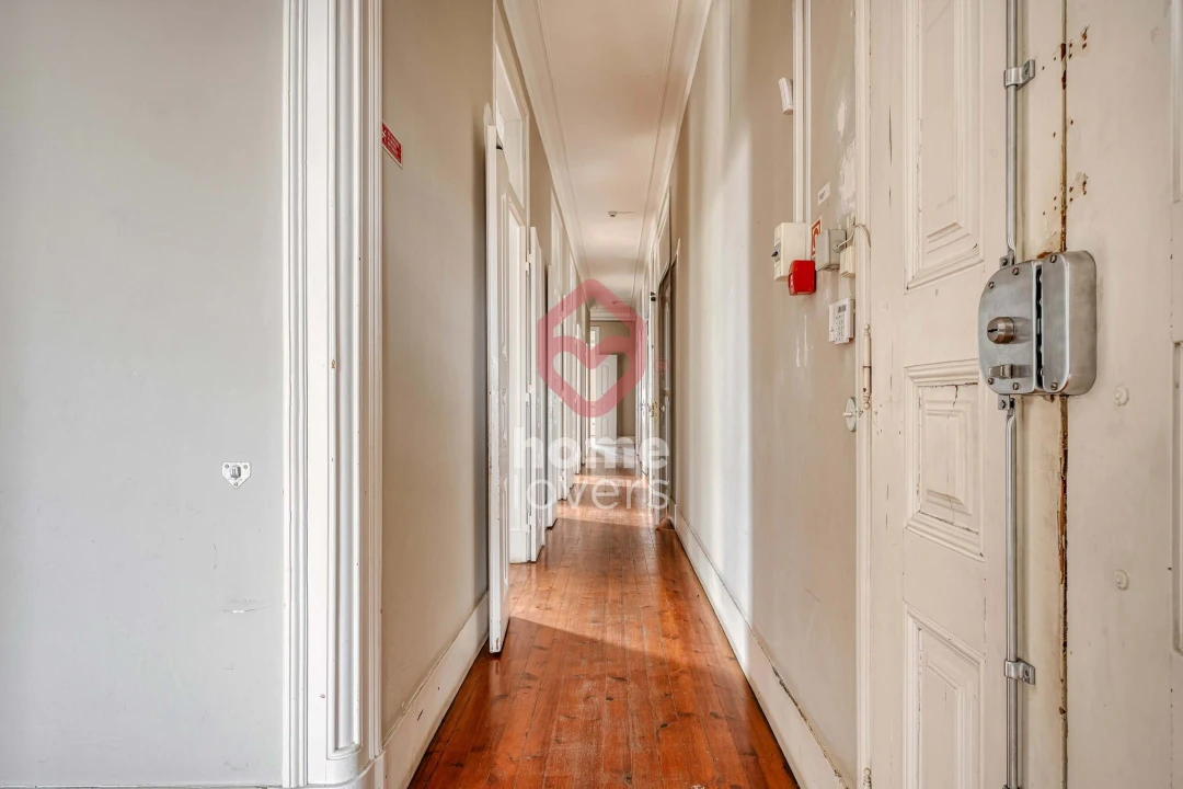 Apartamento T5 para Venda em Santo António Foto 10