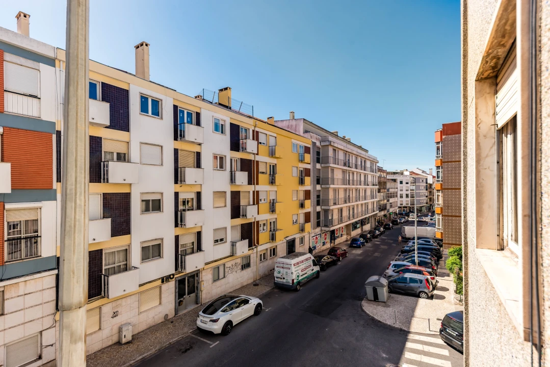 Apartamento T2 para Venda em Agualva e Mira-Sintra Foto 28
