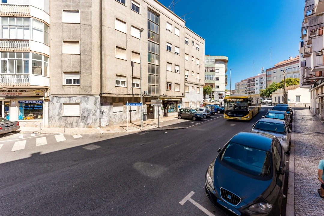 Apartamento T2 para Venda em Agualva e Mira-Sintra Foto 29