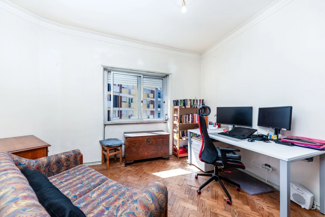 Apartamento T2 para Venda em Agualva e Mira-Sintra Foto 24