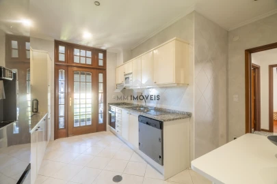 Apartamento T2 para Venda em Valadares