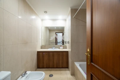 Apartamento T2 para Venda em Valadares