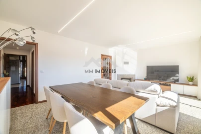 Apartamento T2 para Venda em Valadares