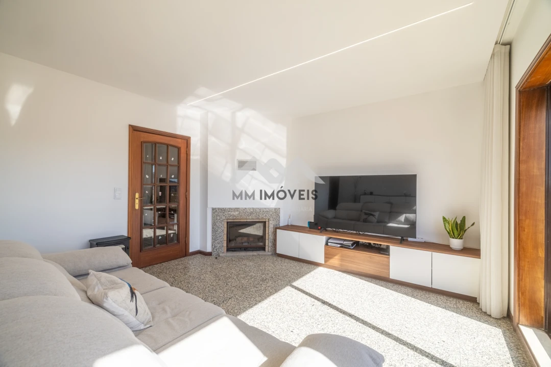 Apartamento T2 para Venda em Valadares Foto 3