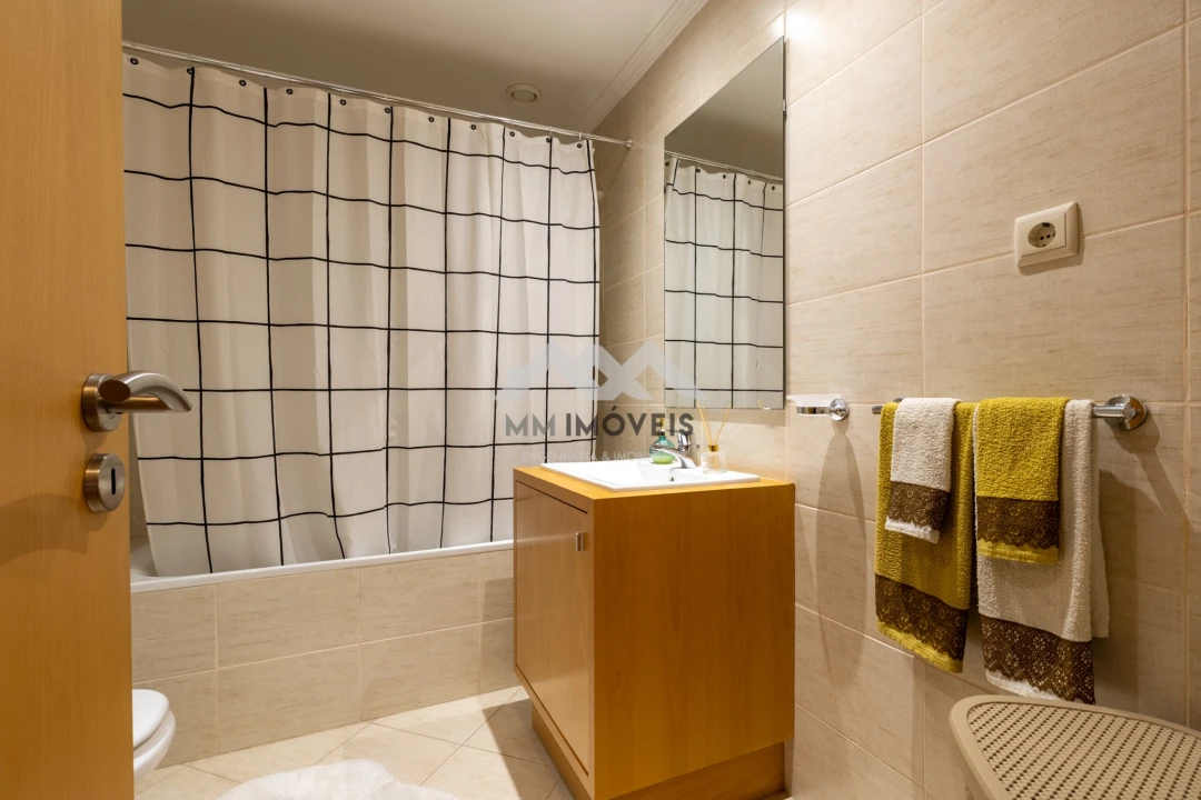 Apartamento T2 para Arrendamento em Rio Tinto Foto 17