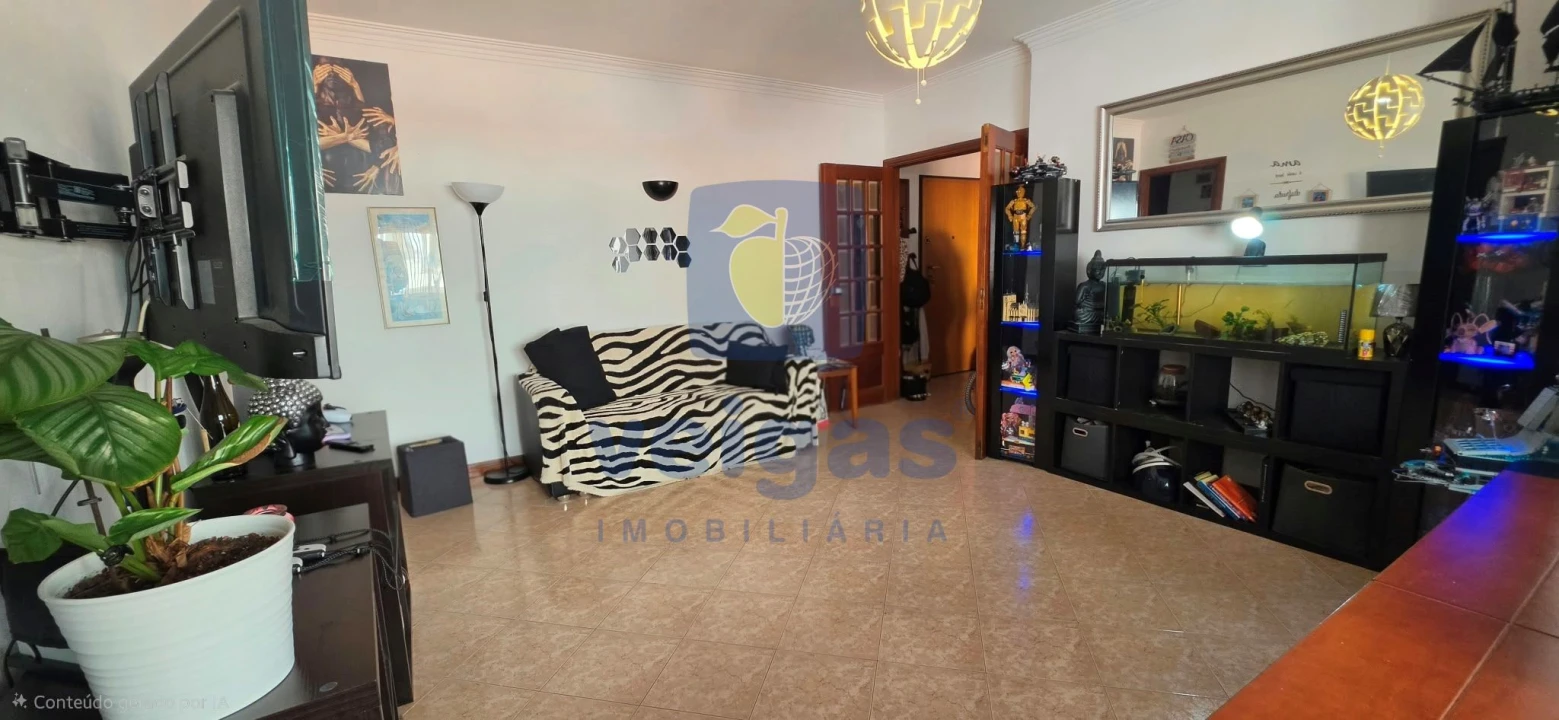 Apartamento T2 para Venda em Agualva e Mira-Sintra Foto 9