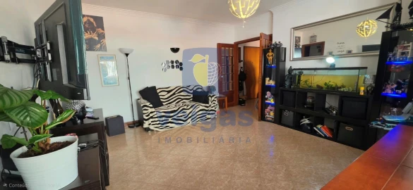 Apartamento T2 para Venda em Agualva e Mira-Sintra
