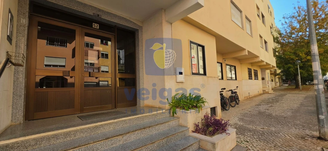 Apartamento T2 para Venda em Agualva e Mira-Sintra Foto 25