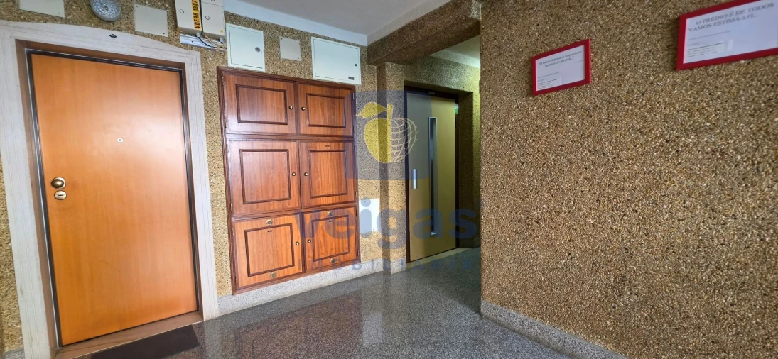 Apartamento T2 para Venda em Agualva e Mira-Sintra Foto 22
