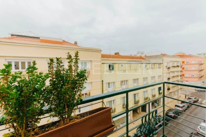 Apartamento T3 para Arrendamento em Areeiro