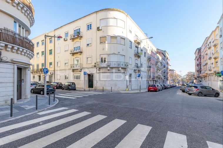 Apartamento T3 para Arrendamento em Areeiro Foto 2
