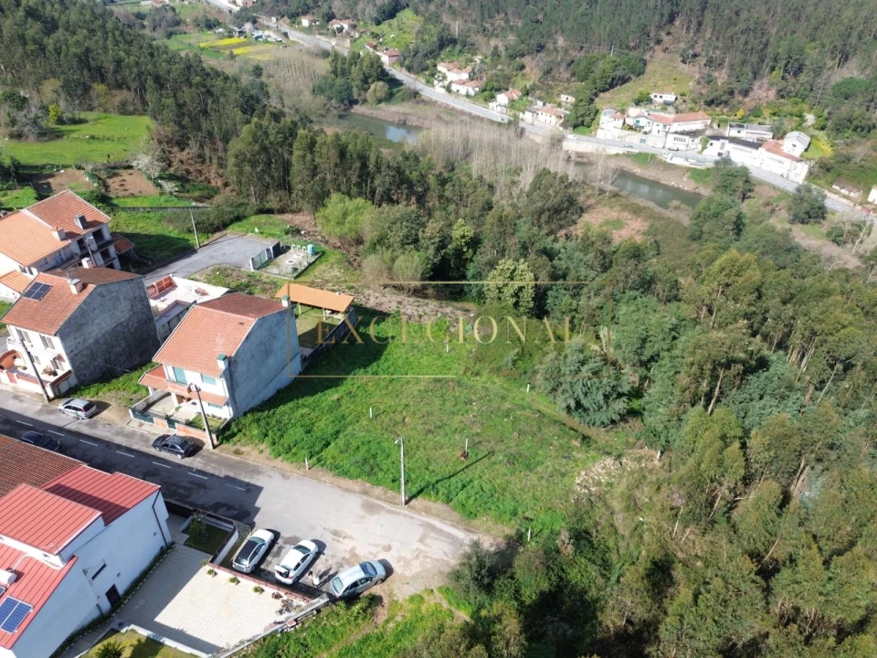 Terreno para Venda em Foz do Sousa e Covelo Foto 3
