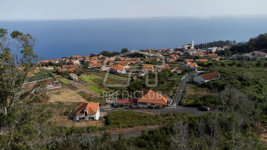 Terreno para Venda em Porto Moniz Foto 6