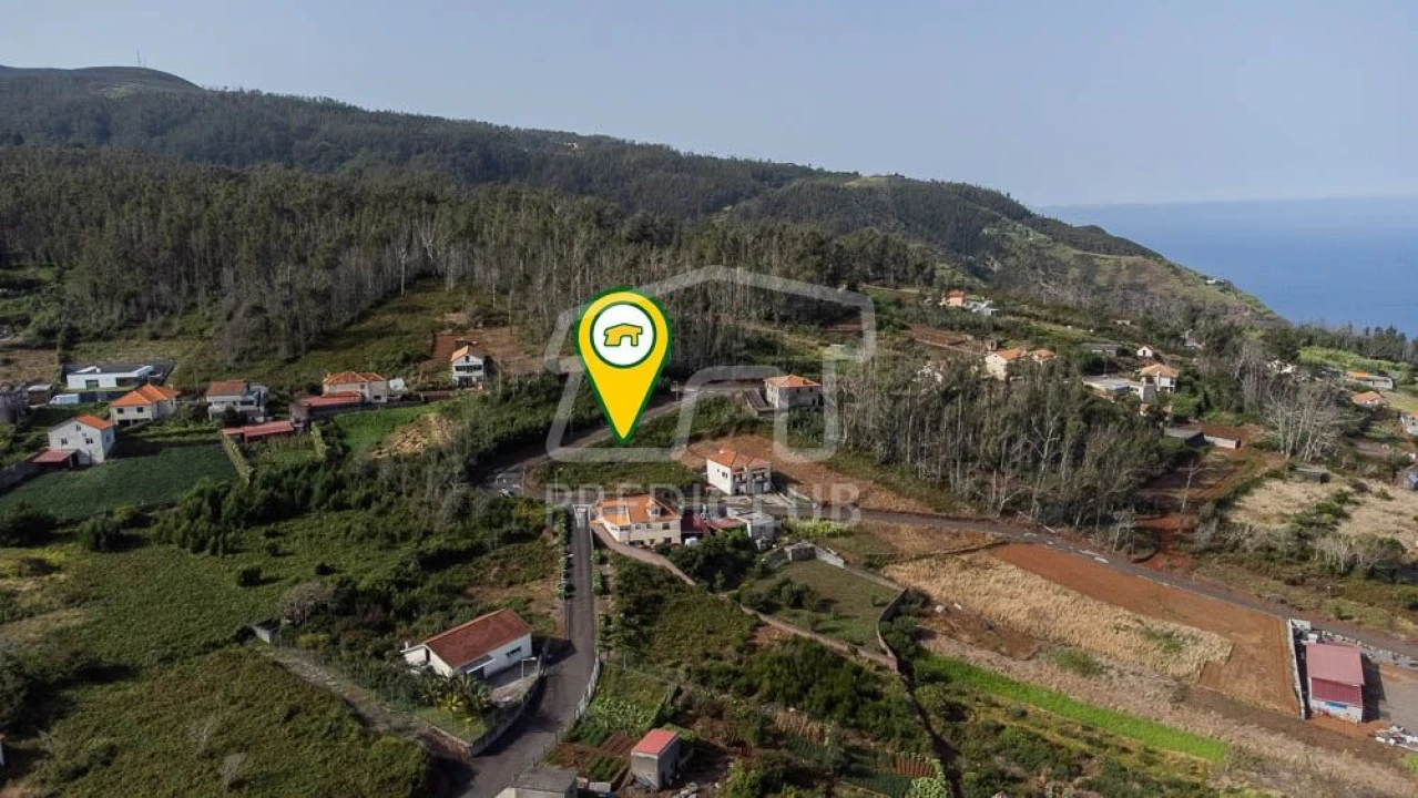 Terreno para Venda em Porto Moniz Foto 5