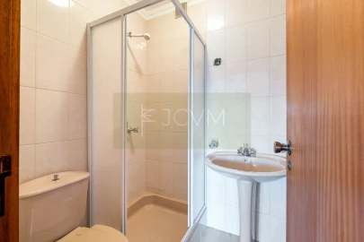 Apartamento T3 para Venda em Vila Cova da Lixa e Borba de Godim