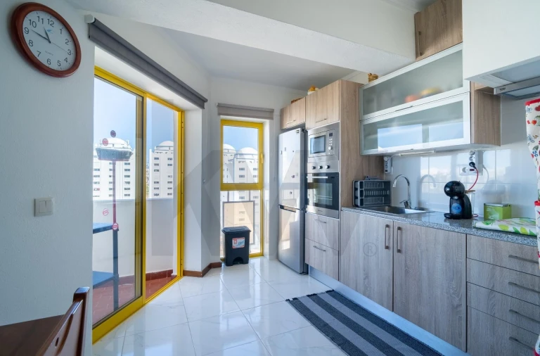Apartamento T1 para Venda em Portimão Foto 6