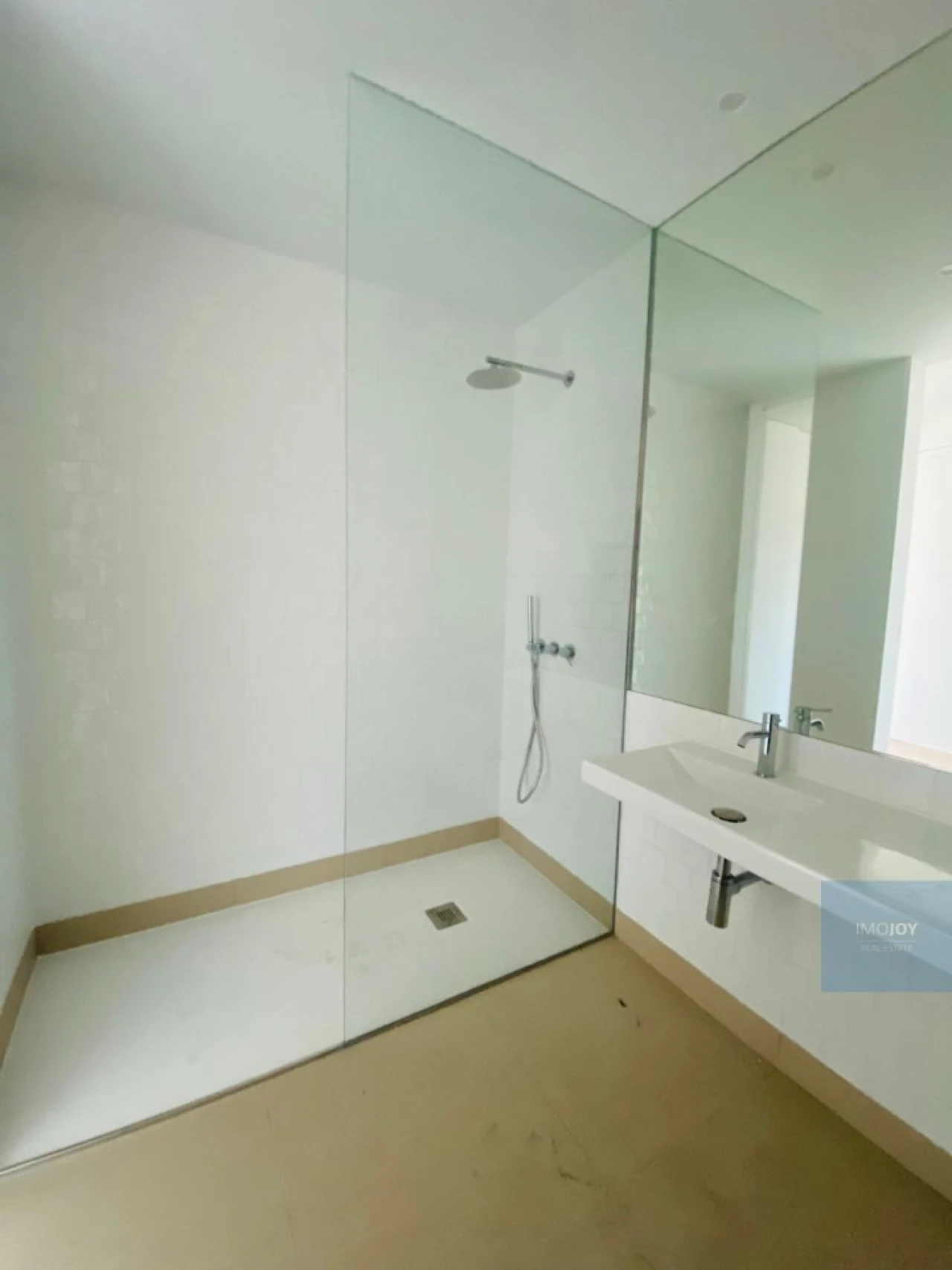 Apartamento T1 para Venda em Campanhã Foto 16