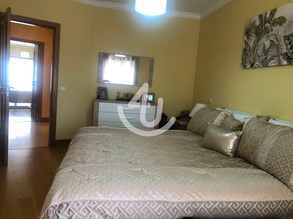 Apartamento T2 para Arrendamento em São Martinho do Porto Foto 17
