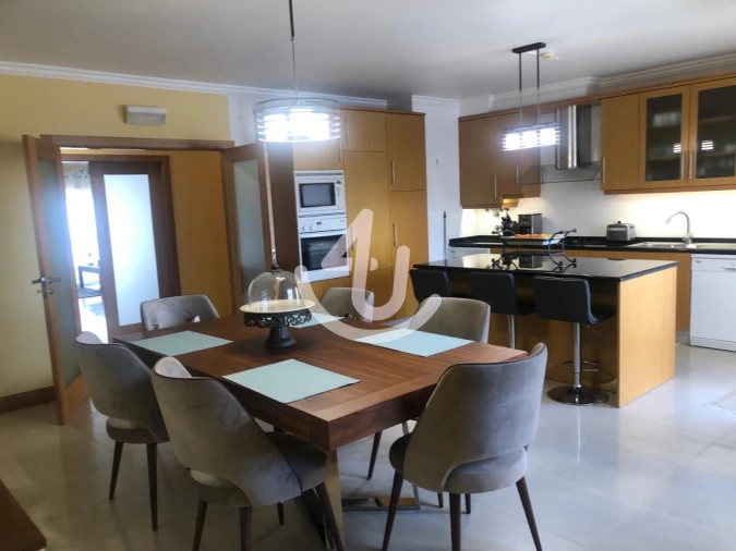 Apartamento T2 para Arrendamento em São Martinho do Porto Foto 5