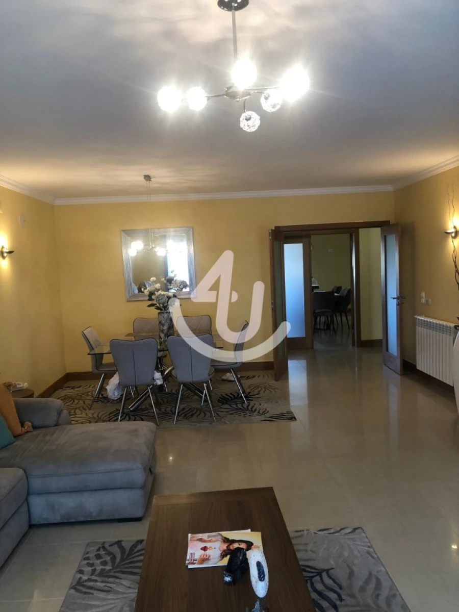 Apartamento T2 para Arrendamento em São Martinho do Porto Foto 9