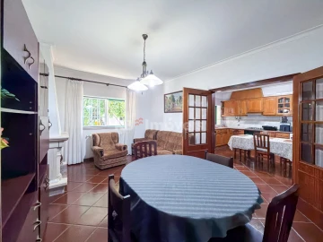 Moradia T5 para Venda em Nossa Sra de Fatima