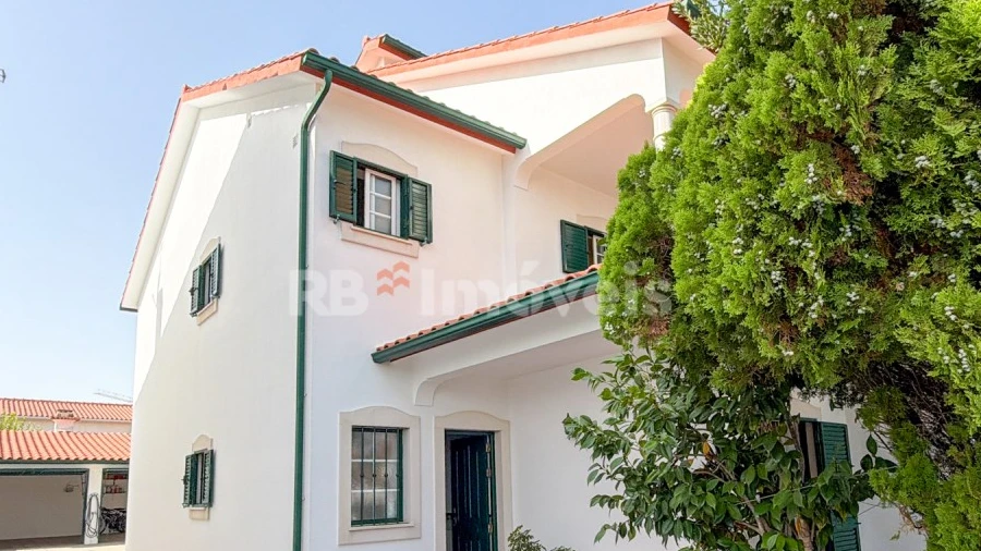 Moradia T5 para Venda em Nossa Sra de Fatima