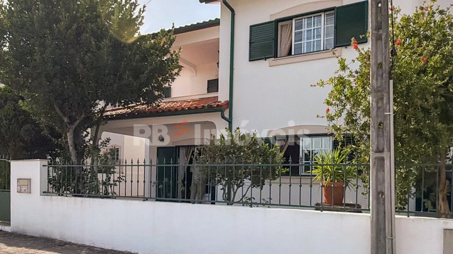 Moradia T5 para Venda em Nossa Sra de Fatima