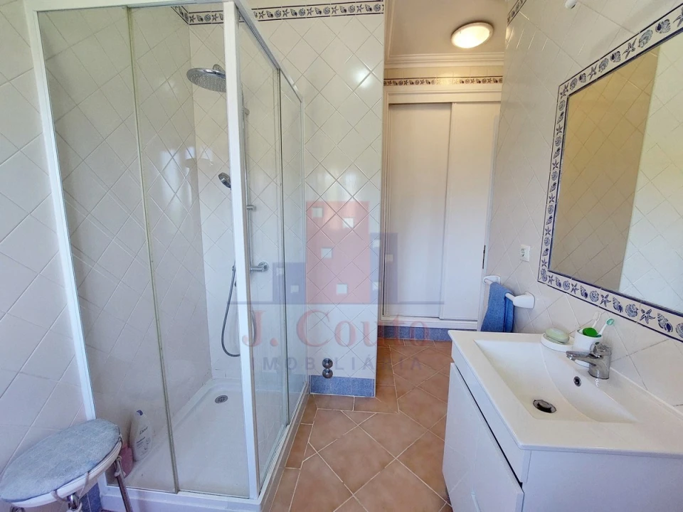 Moradia T3 para Venda em Alvorninha Foto 19