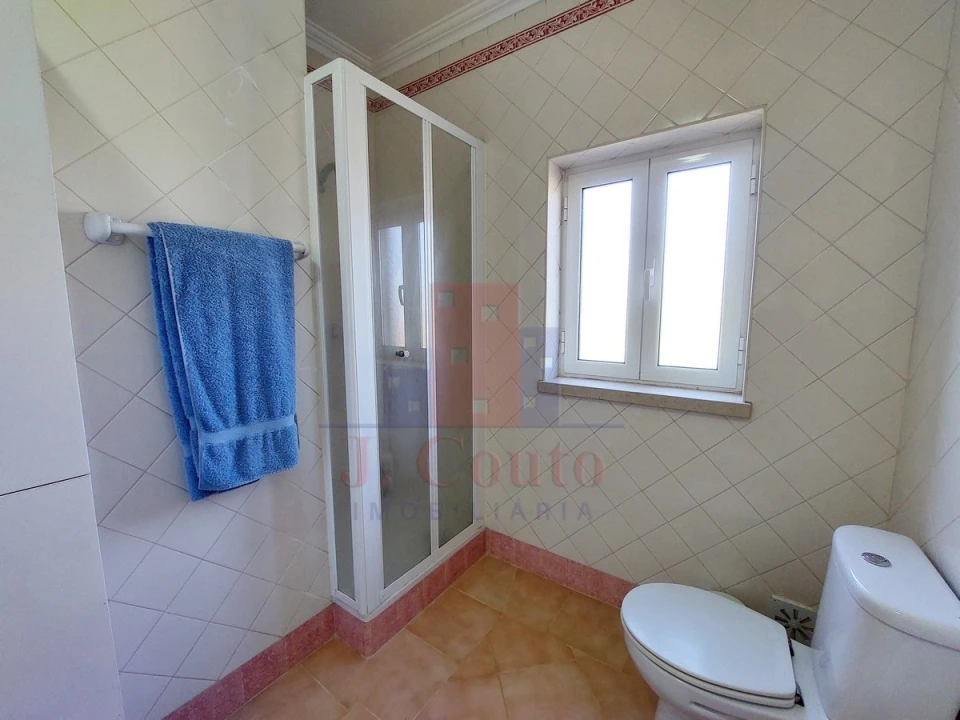 Moradia T3 para Venda em Alvorninha Foto 25