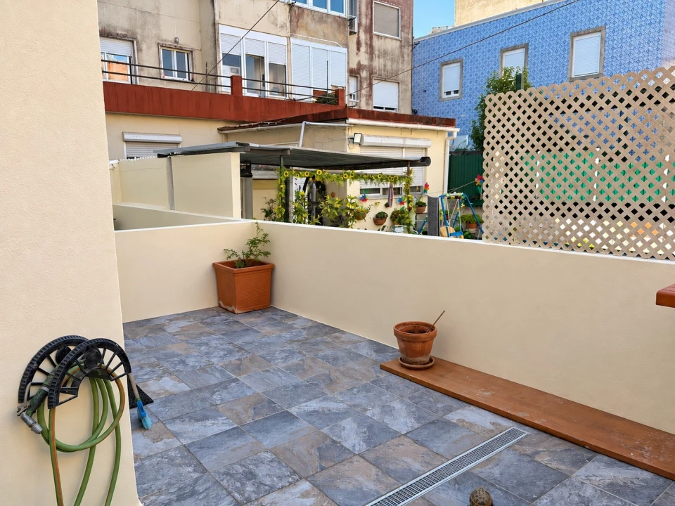 Apartamento T2 para Arrendamento em Venteira Foto 2