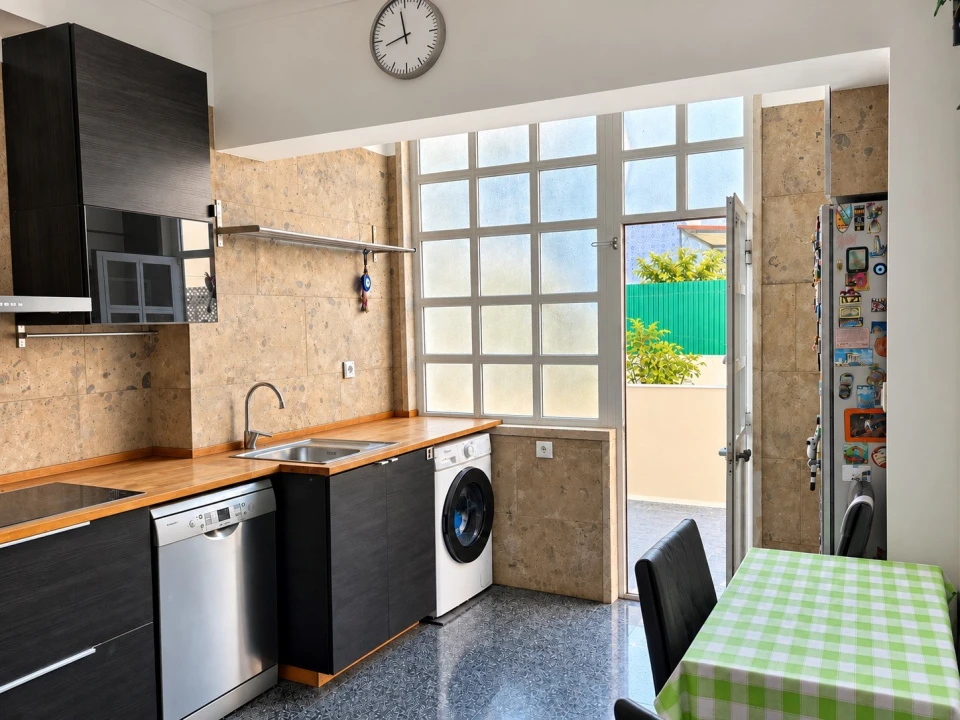 Apartamento T2 para Arrendamento em Venteira Foto 4