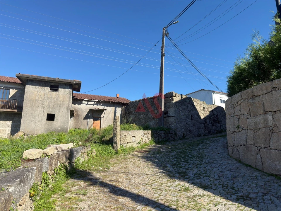 Moradia T3 para Venda em Azurem Foto 19
