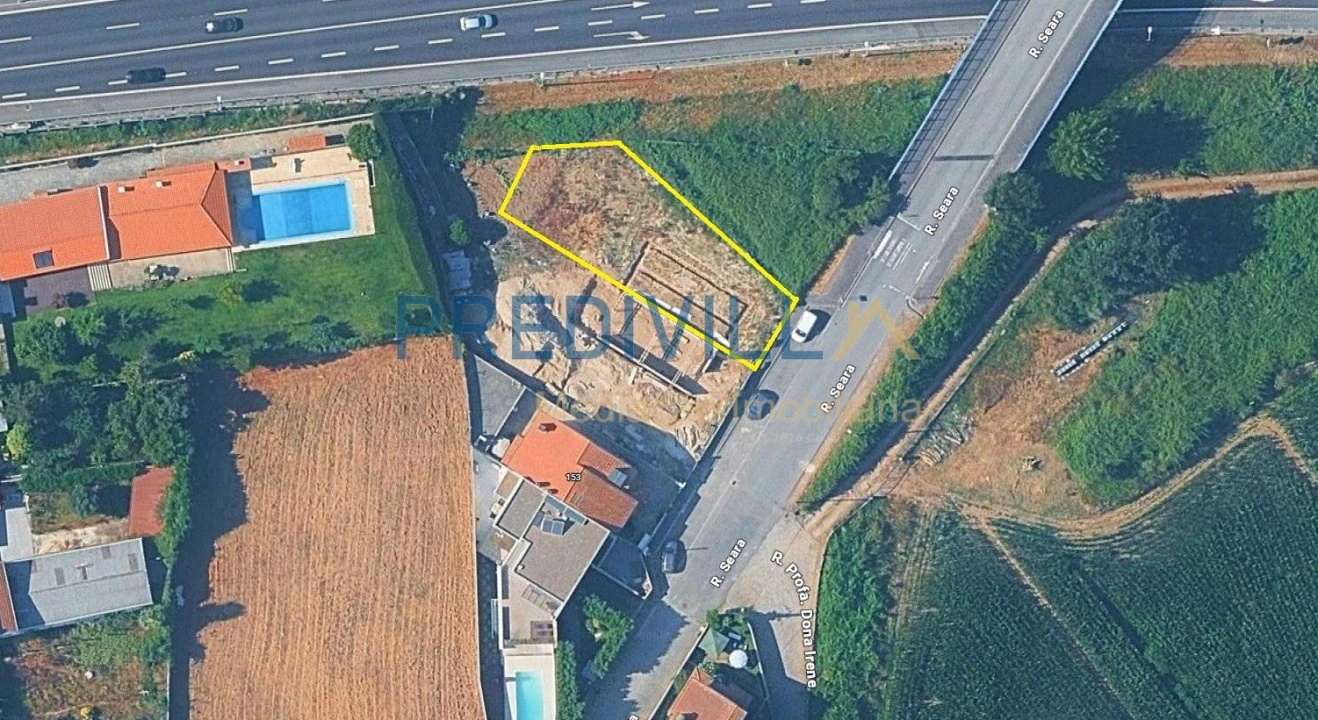 Terreno para Venda em Cidade da Maia Foto 6